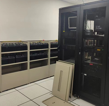 深圳网络中心数据机房松下蓄电池安装现场
